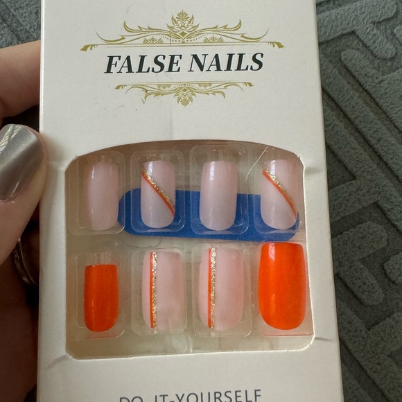 3 for 2.  Beautiful press on nail kit - Picture 2 of 7